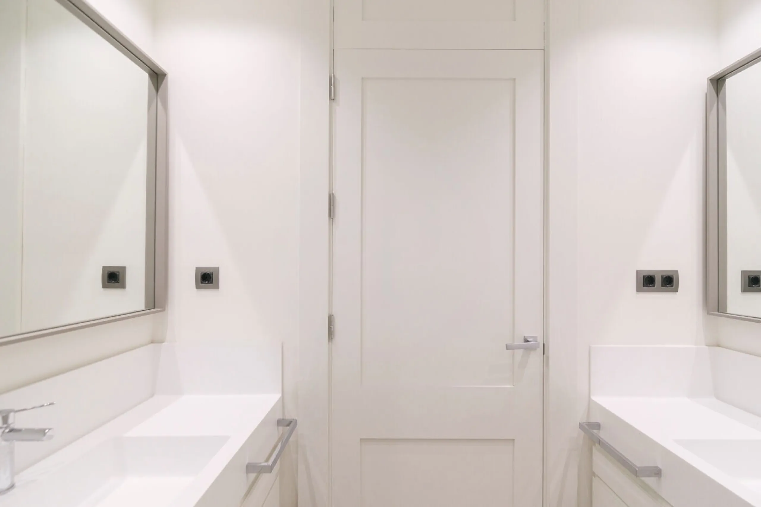 Elegant High-Floor Apartment with Park Views in Turó Park, Barcelona