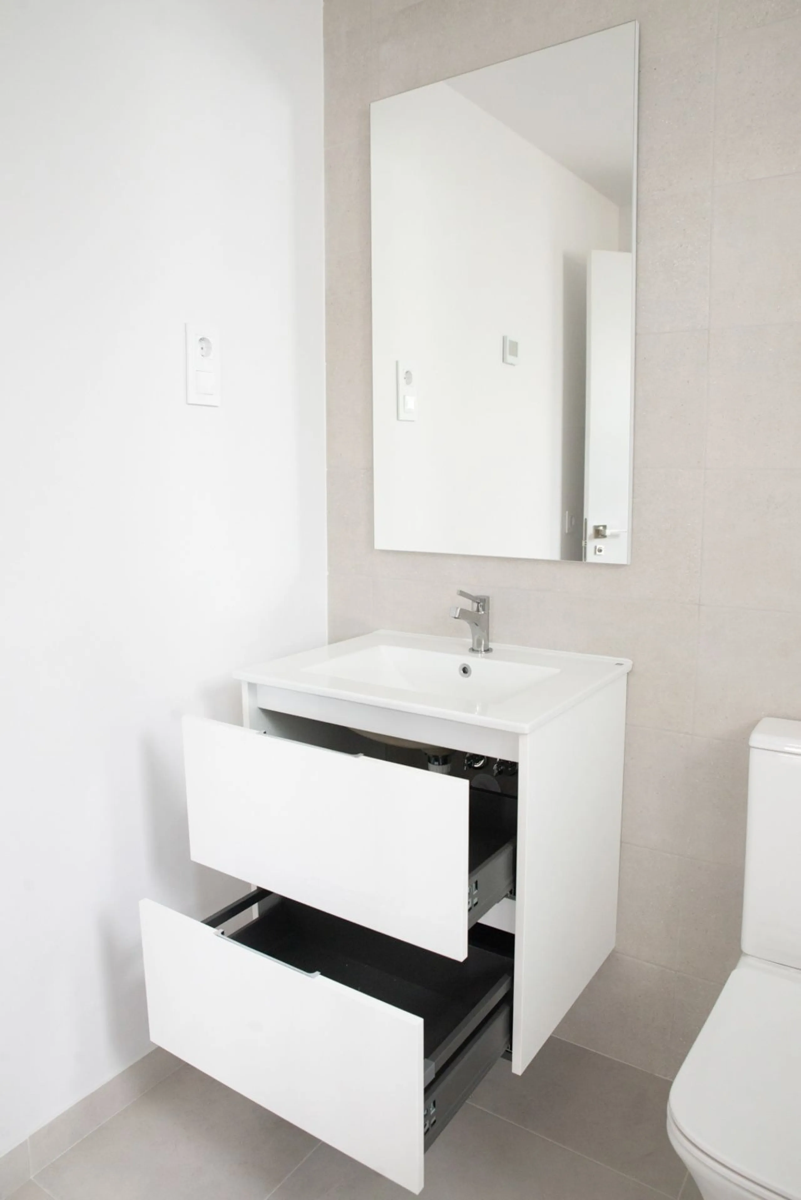 Modern Villa with Private Garden in a Natural Setting near Bonalba Golf in Busot, Alicante