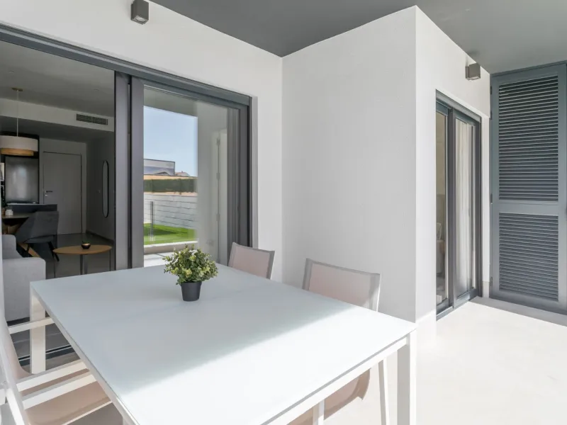 Penthouse with Solarium and Sea Views in Torrevieja, Alicante