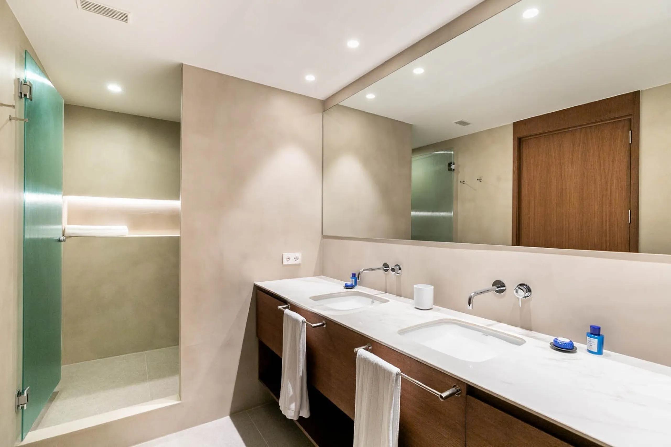 Luxury Duplex with Private Pool and Garden in Sant Gervasi, Barcelona