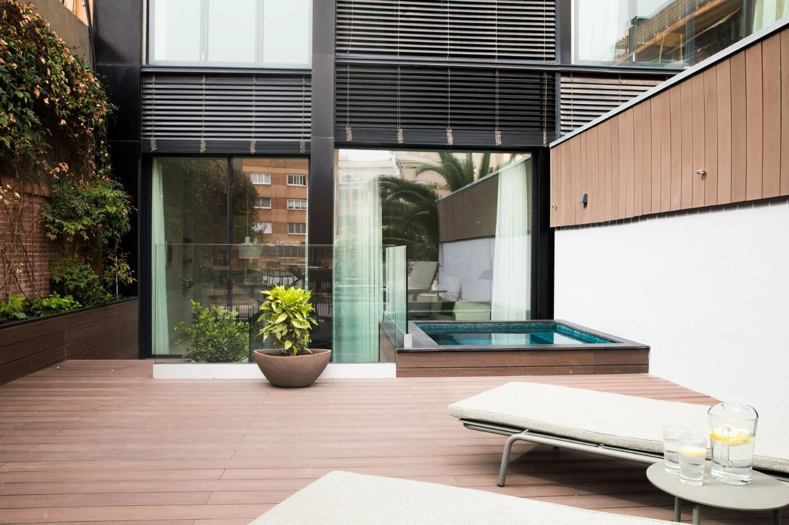 Luxury Duplex with Private Pool and Garden in Sant Gervasi, Barcelona