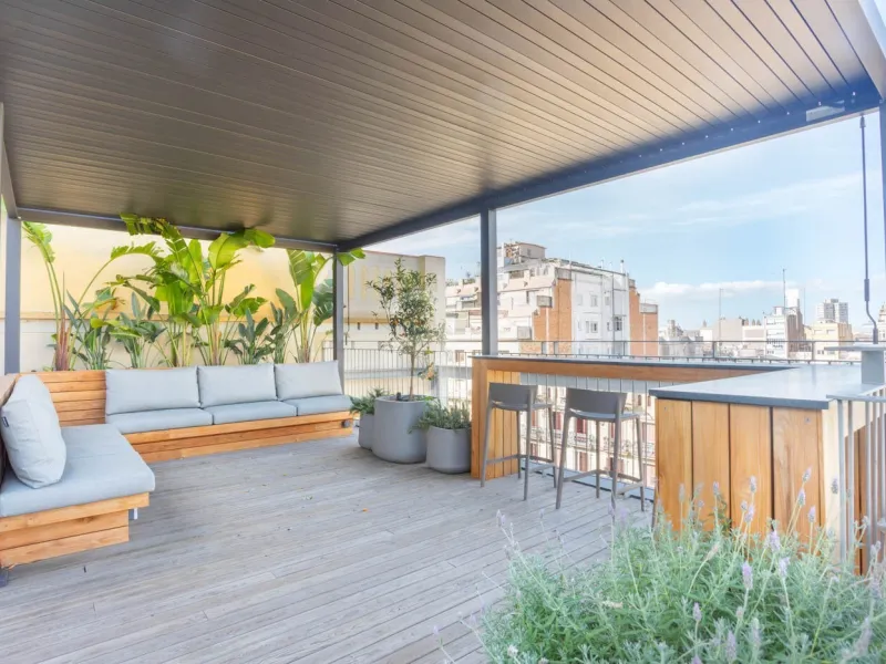Four-Bedroom Penthouse with Terraces and Jacuzzi on Rambla de Catalunya, Barcelona