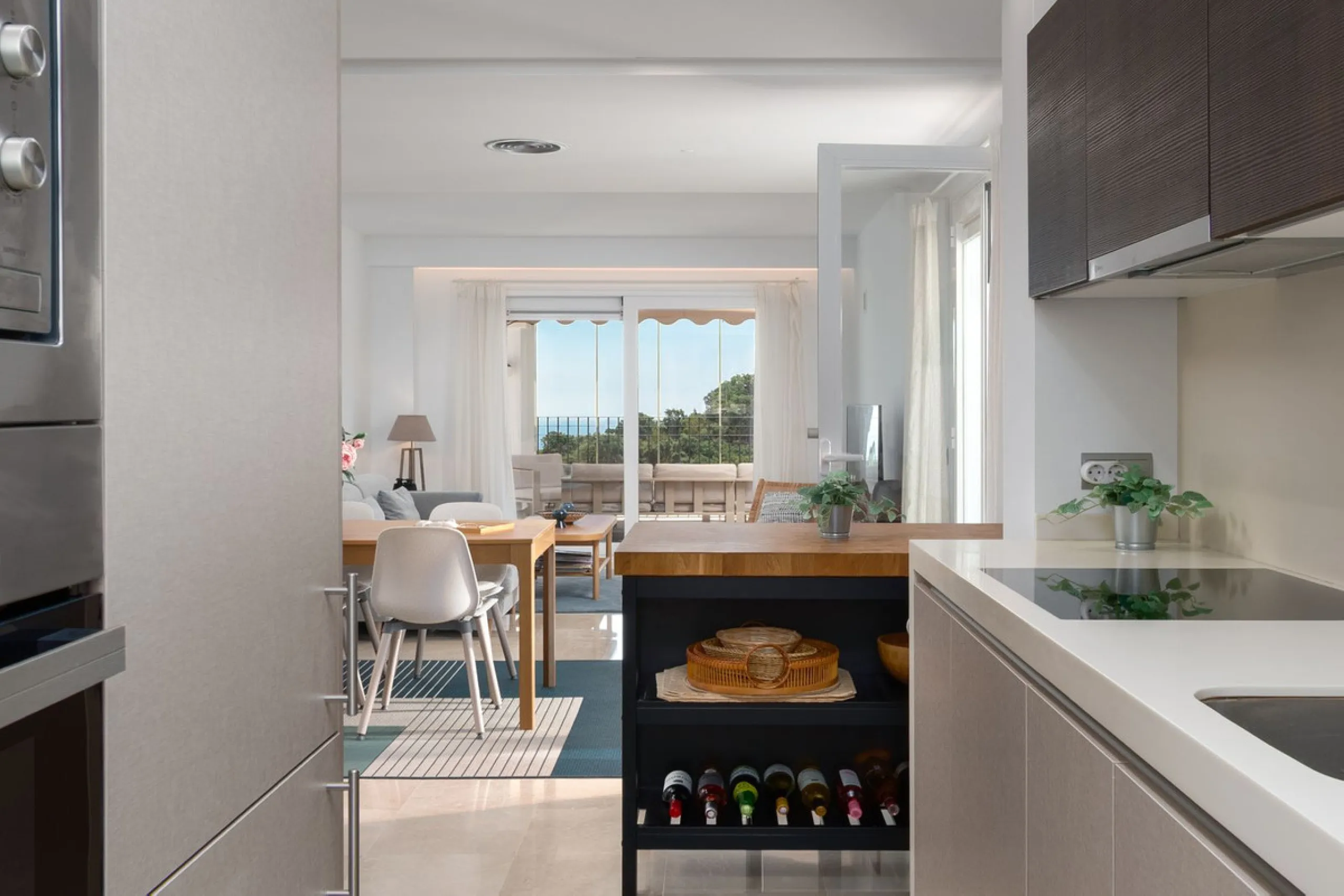 Apartment - Penthouse в продаже в Marbella, Málaga. В доме 3 спален и 2 ванных комнат. Площадь дома 114 м²