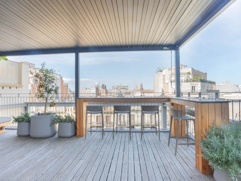 Four-Bedroom Penthouse with Terraces and Jacuzzi on Rambla de Catalunya, Barcelona