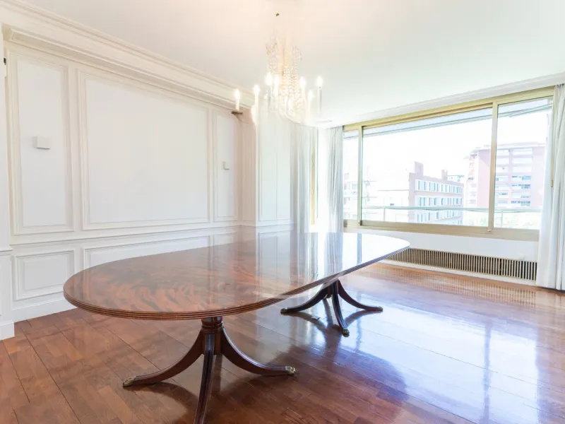Five-Bedroom Apartment with Terrace and Pool in Turó Park, Barcelona