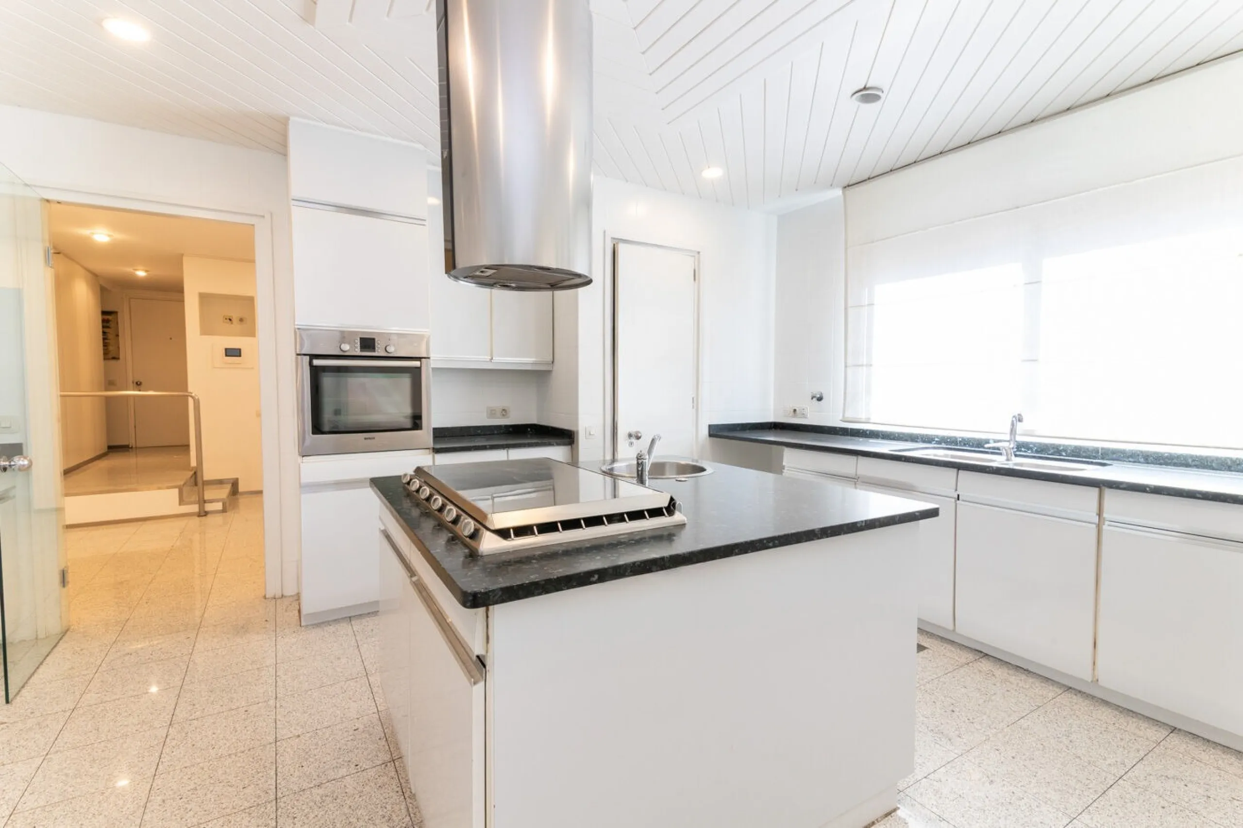 Five-Bedroom Apartment with Terrace and Pool in Turó Park, Barcelona