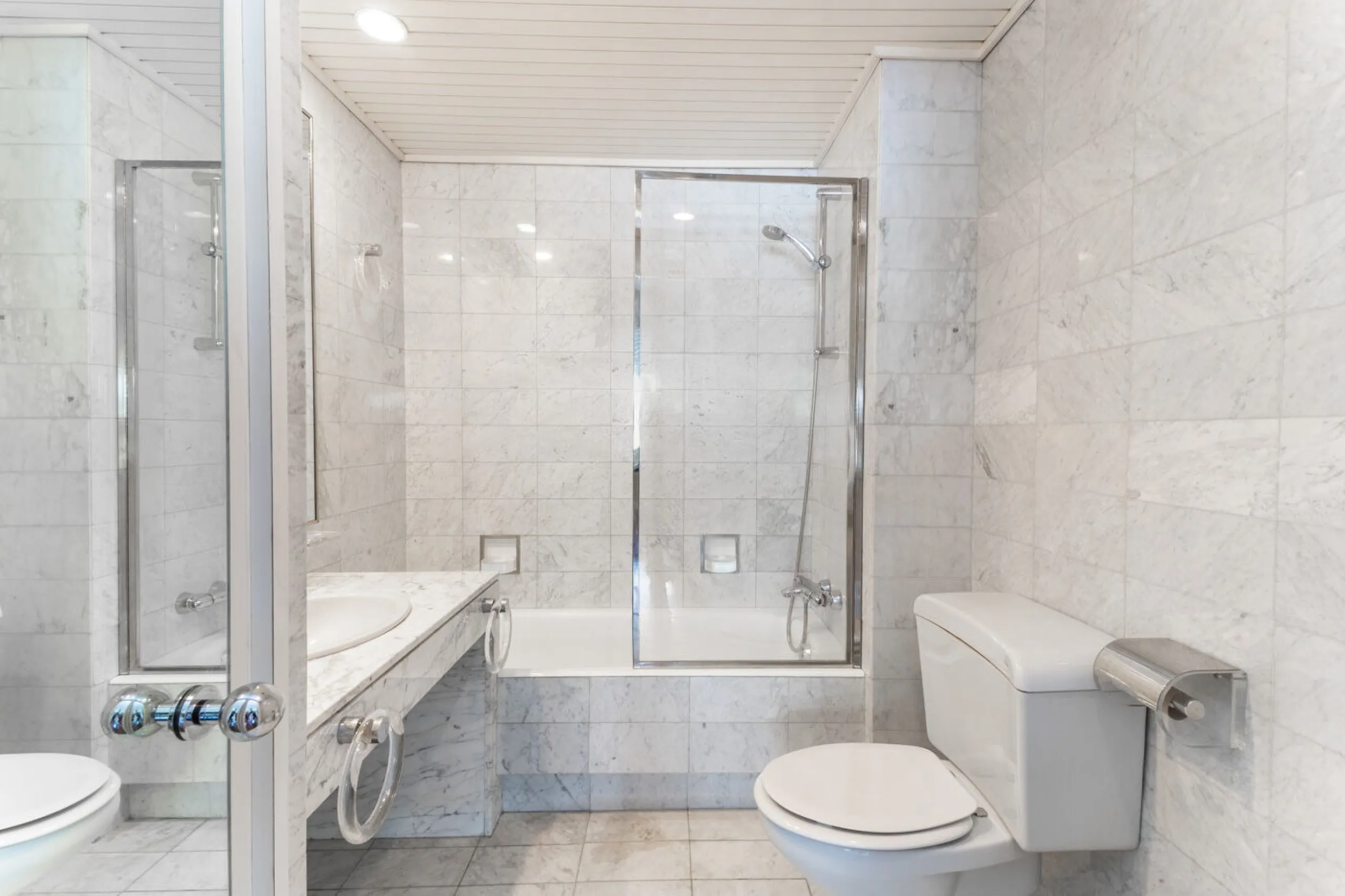 Five-Bedroom Apartment with Terrace and Pool in Turó Park, Barcelona