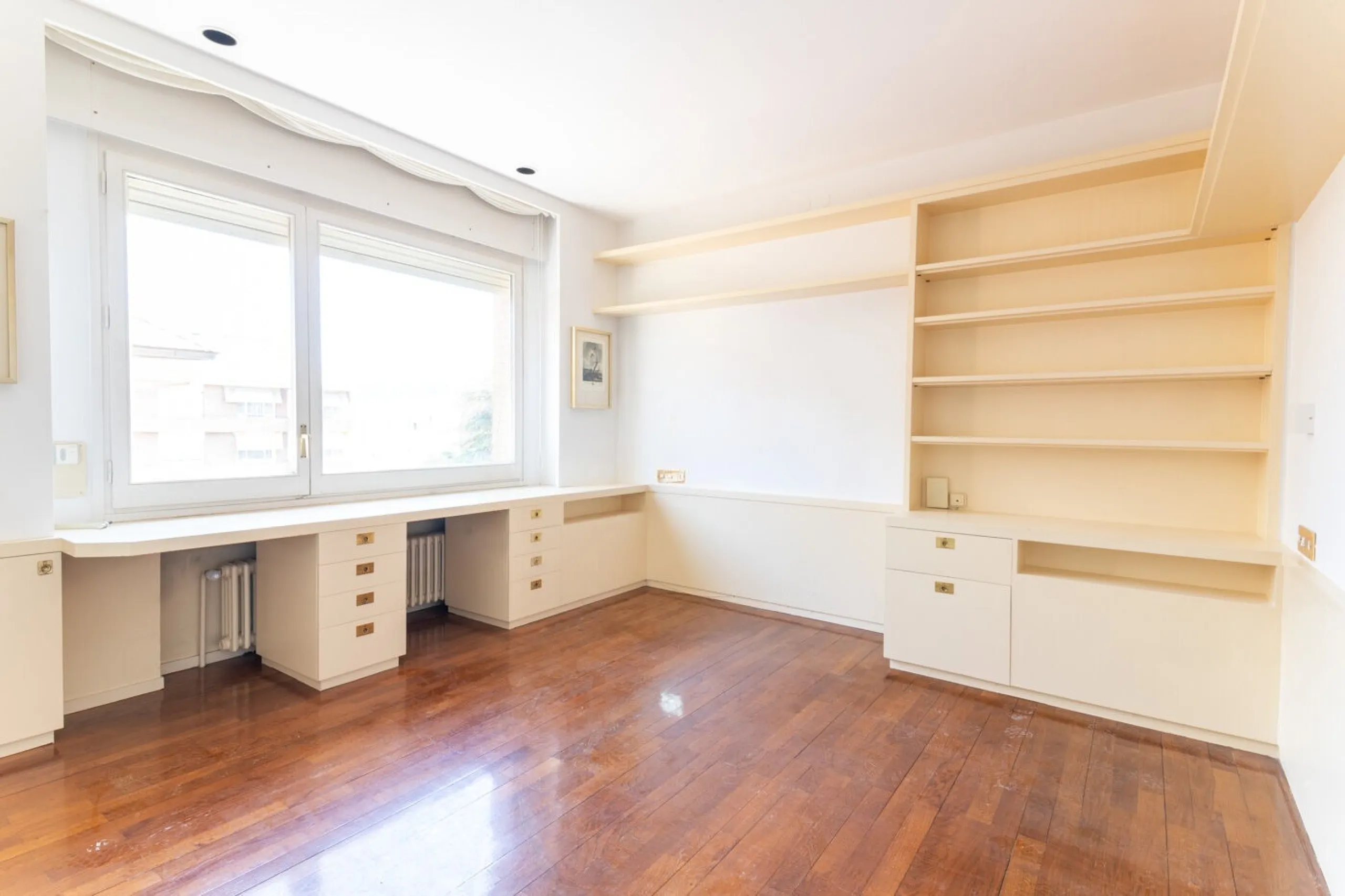 Five-Bedroom Apartment with Terrace and Pool in Turó Park, Barcelona