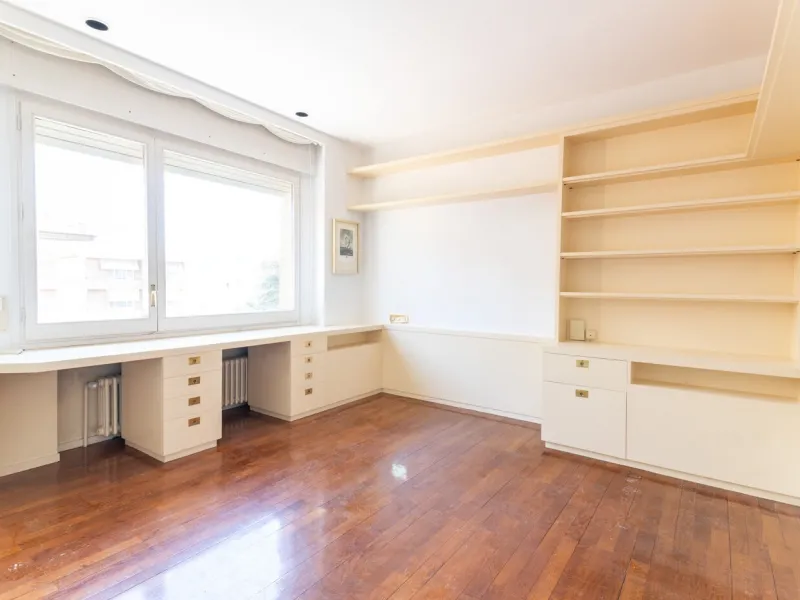 Five-Bedroom Apartment with Terrace and Pool in Turó Park, Barcelona