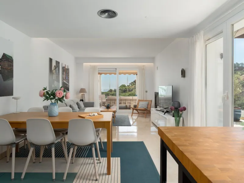 Apartment - Penthouse в продаже в Marbella, Málaga. В доме 3 спален и 2 ванных комнат. Площадь дома 114 м²