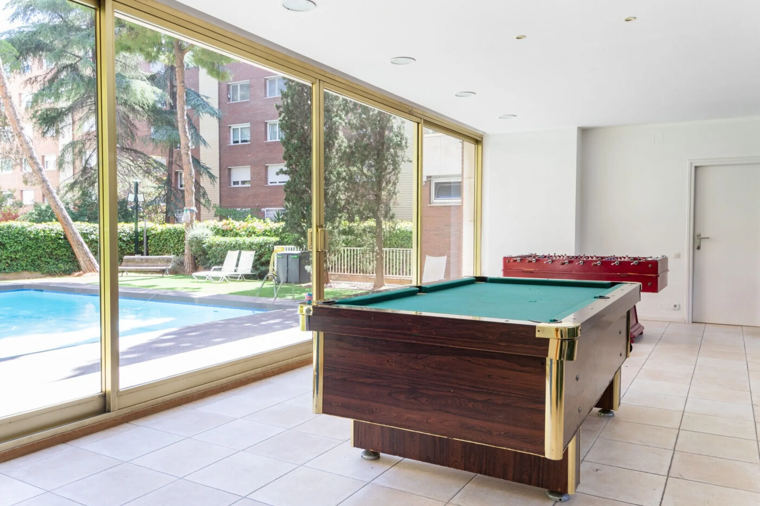Five-Bedroom Apartment with Terrace and Pool in Turó Park, Barcelona
