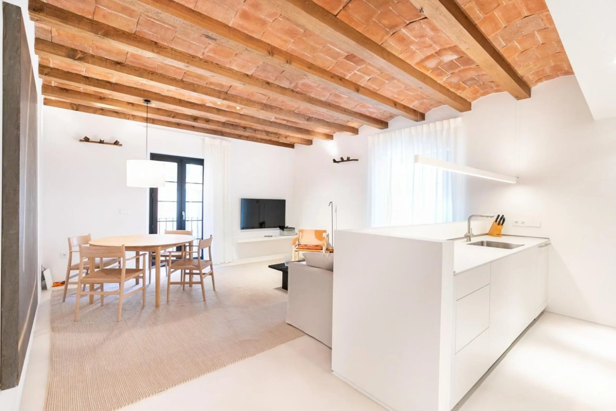 Elegant Furnished Luxury Apartment in El Gótico, Barcelona