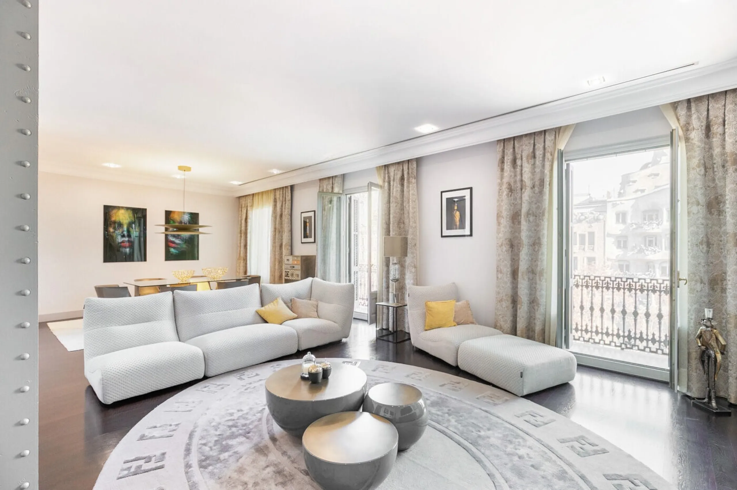 Elegant Apartment with High-Level Comfort on Passeig de Gracia, Barcelona