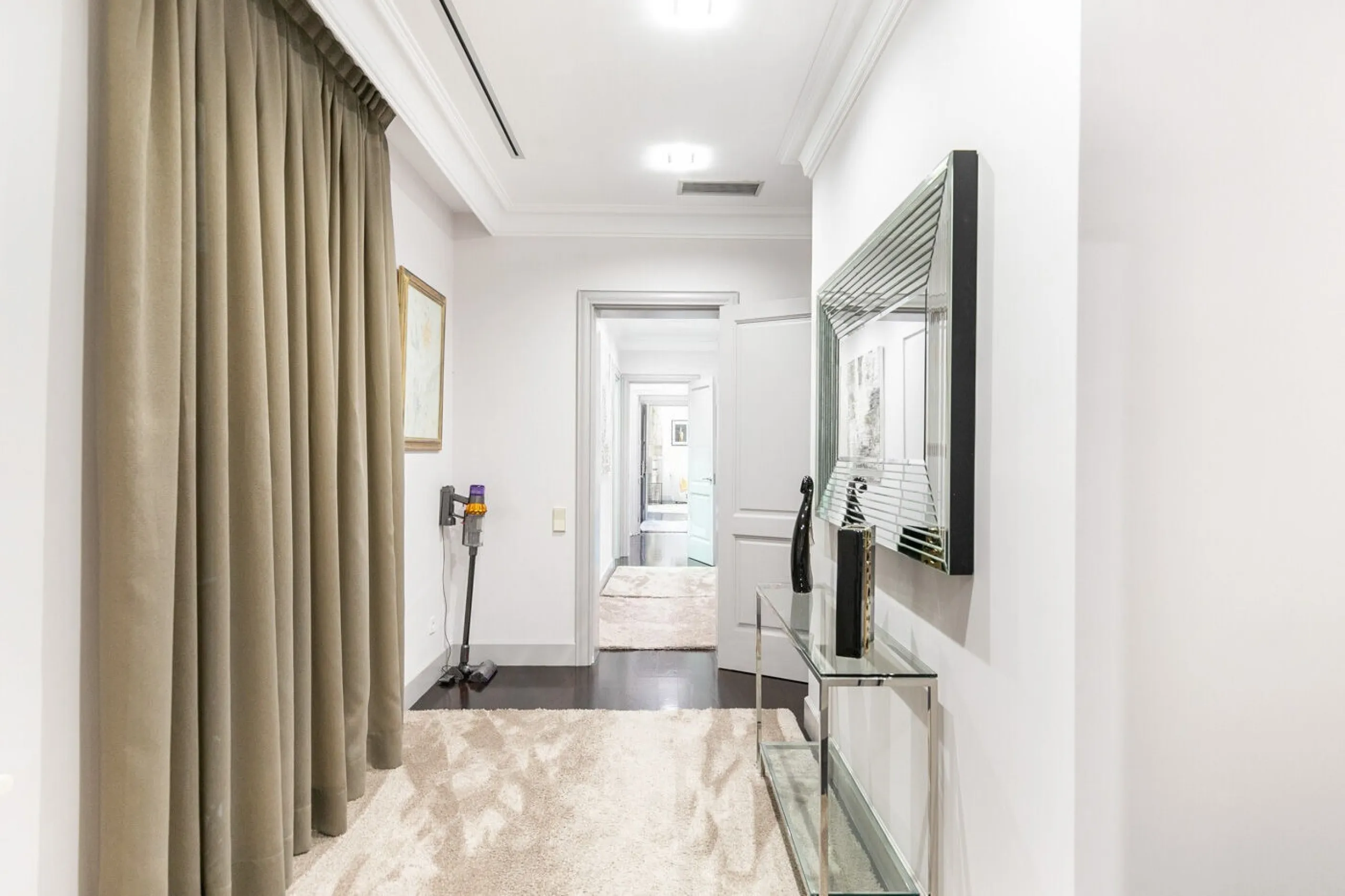Elegant Apartment with High-Level Comfort on Passeig de Gracia, Barcelona