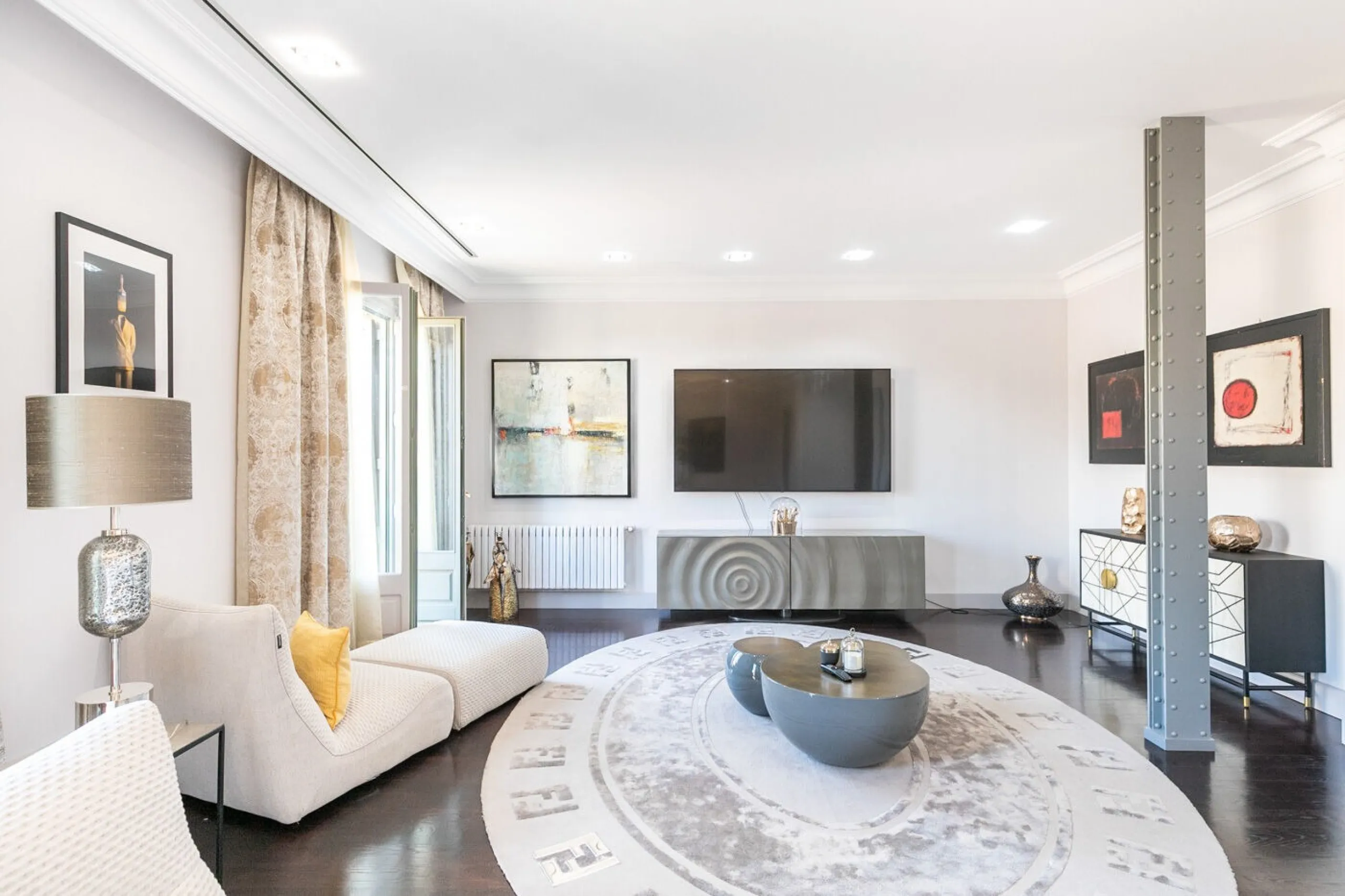 Elegant Apartment with High-Level Comfort on Passeig de Gracia, Barcelona