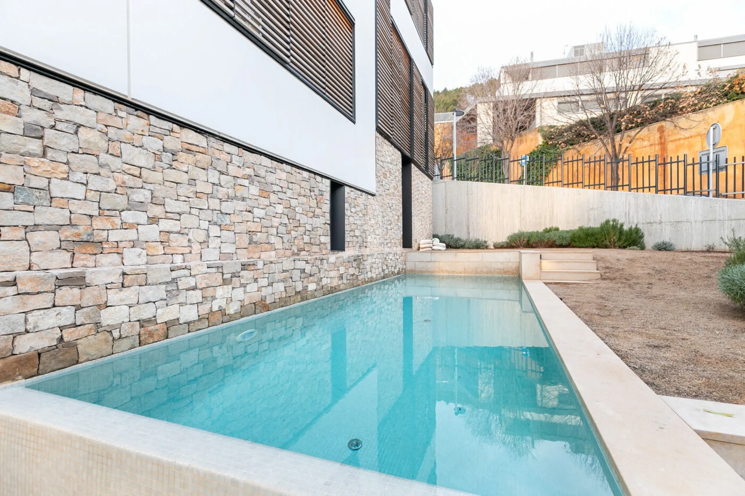 Casa moderna con piscina y vistas panorámicas al mar en Can Caralleu, Sarria, Barcelona