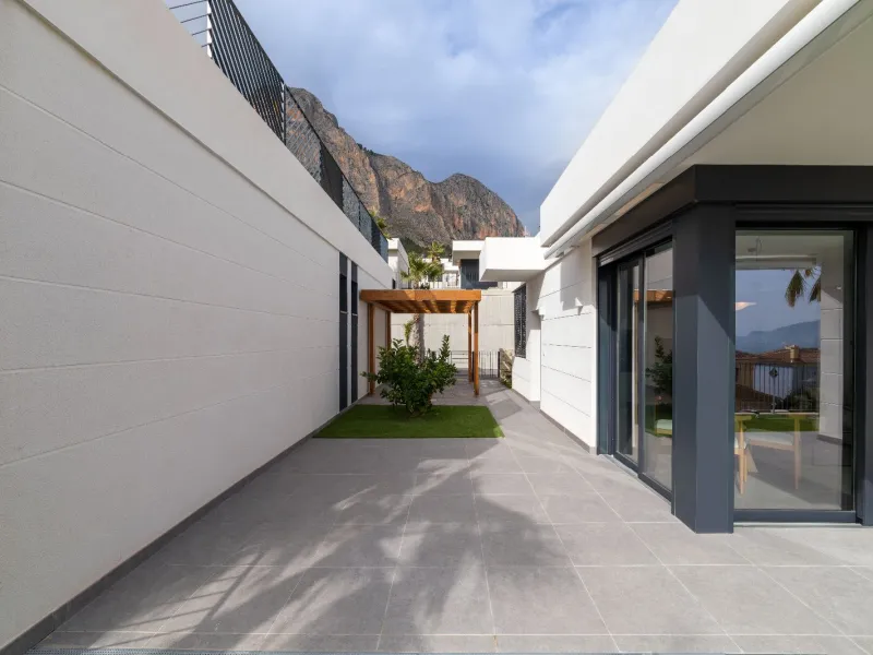 Exclusive Collection of Villas with Sea Views in Polop, Alicante