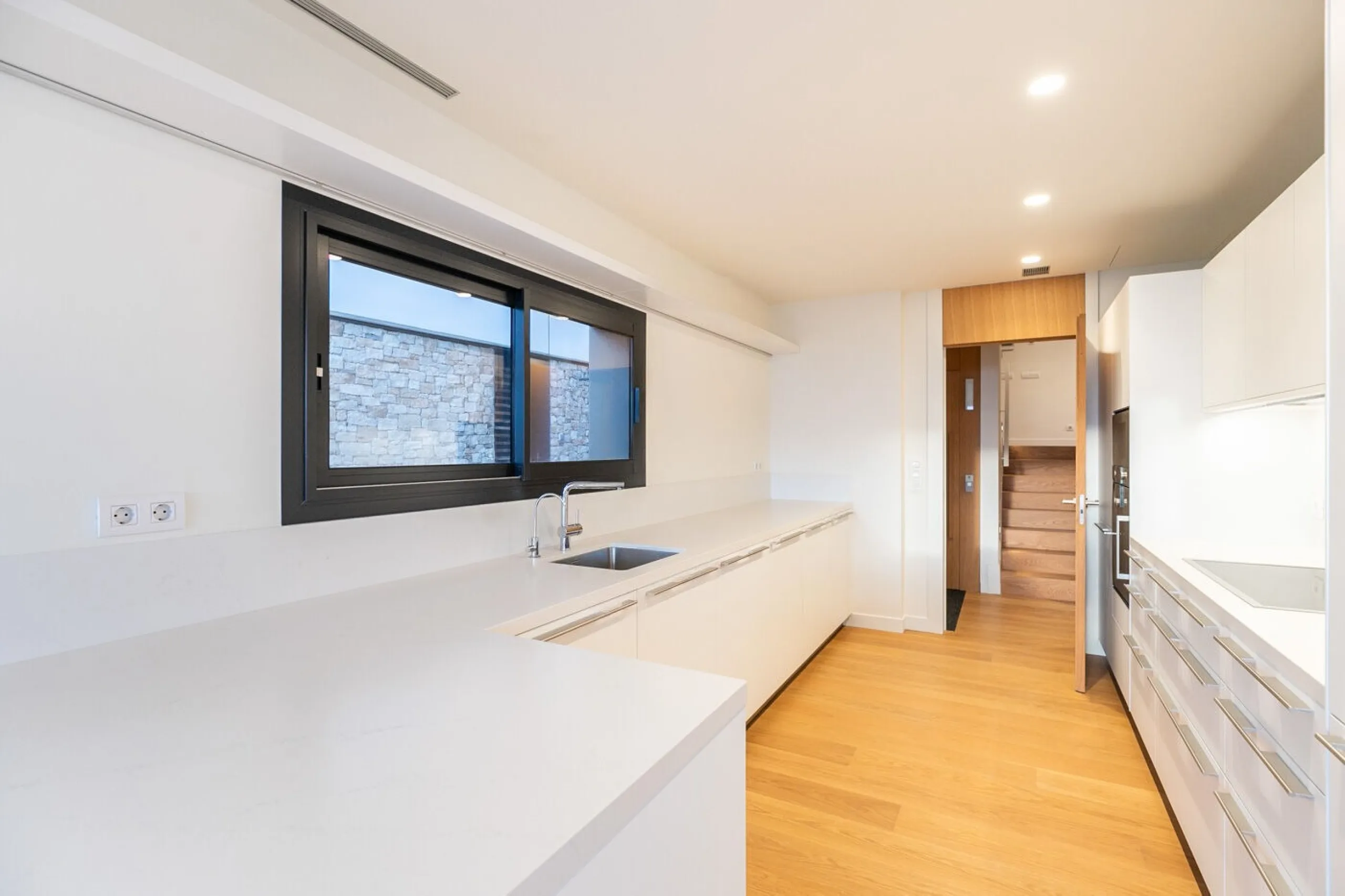 Casa moderna con piscina y vistas panorámicas al mar en Can Caralleu, Sarria, Barcelona