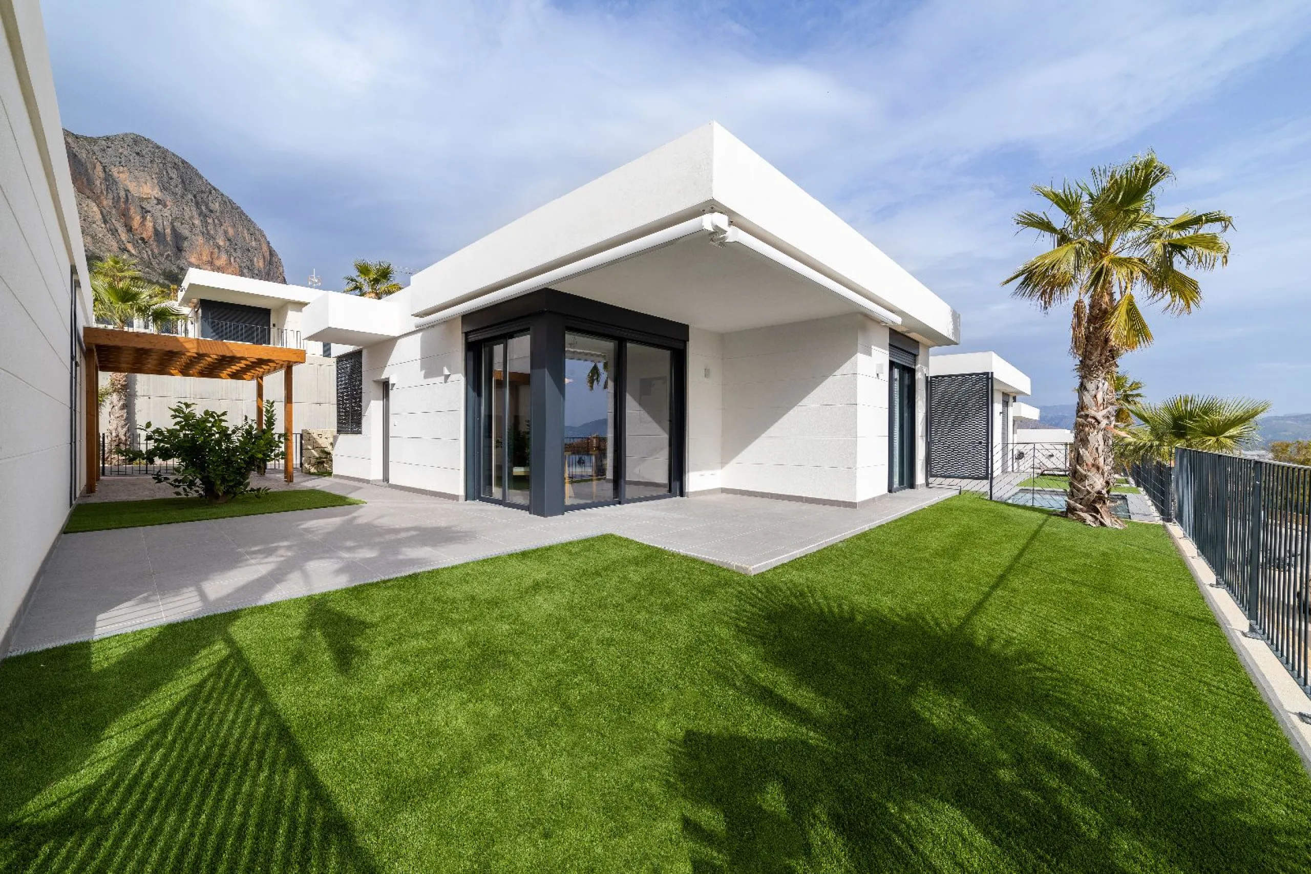 Exclusive Collection of Villas with Sea Views in Polop, Alicante