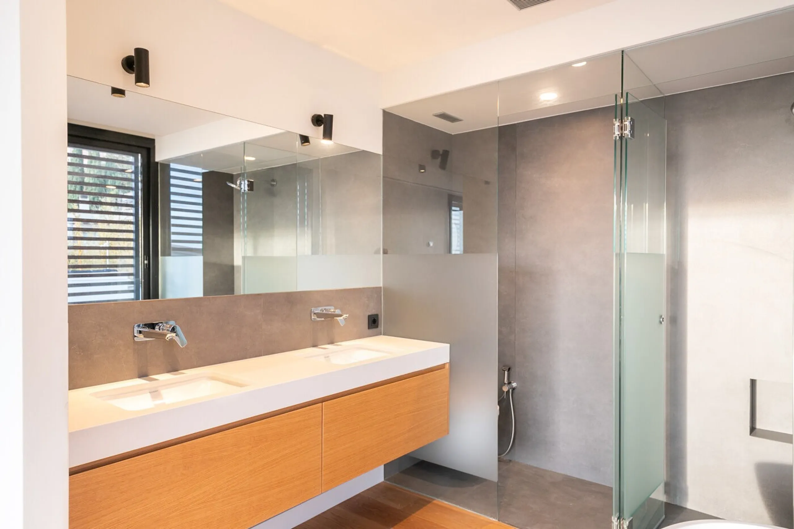 Casa moderna con piscina y vistas panorámicas al mar en Can Caralleu, Sarria, Barcelona
