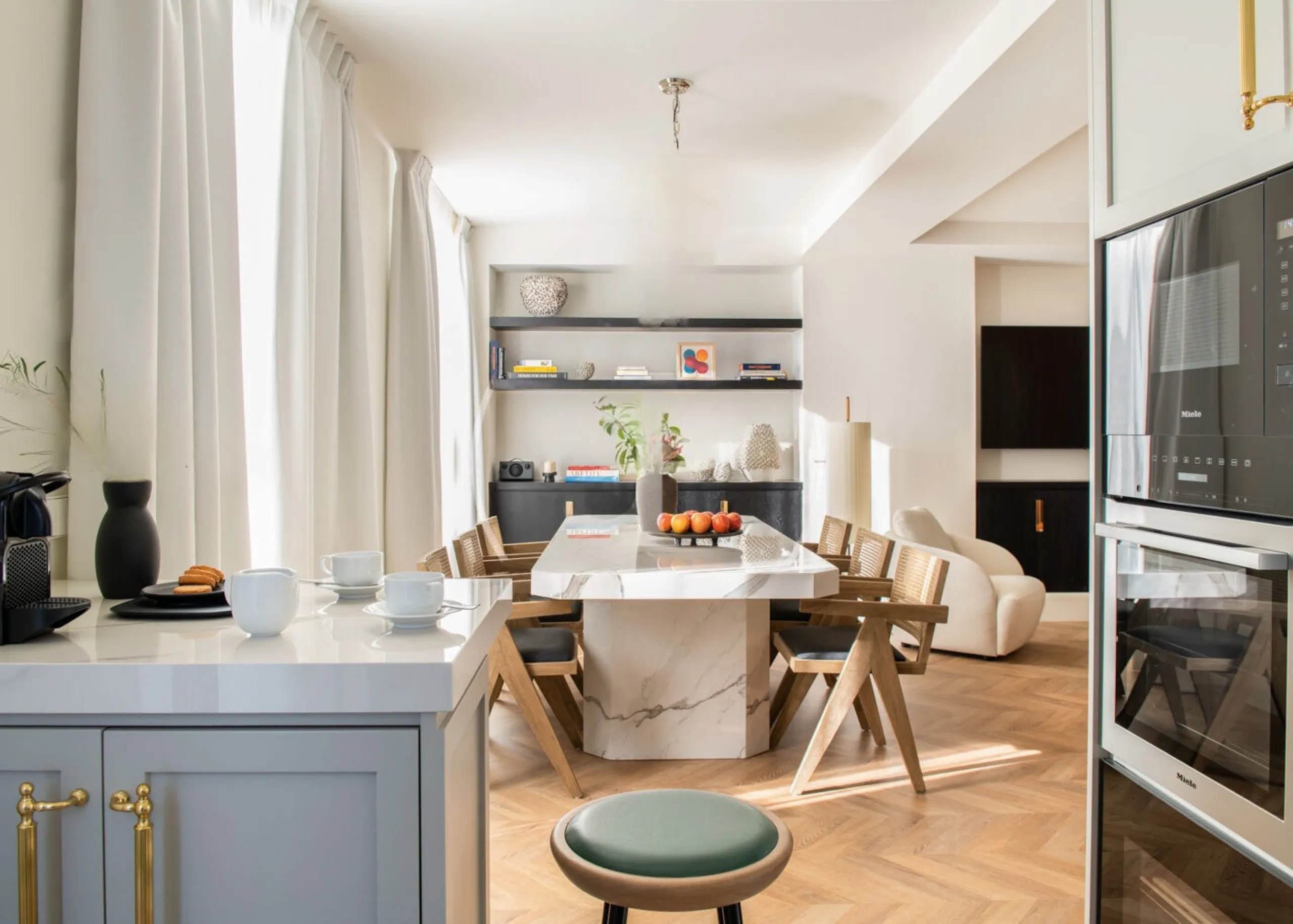 Luxury Penthouse with Terrace and Concierge Services on Passeig de Gracia, Barcelona