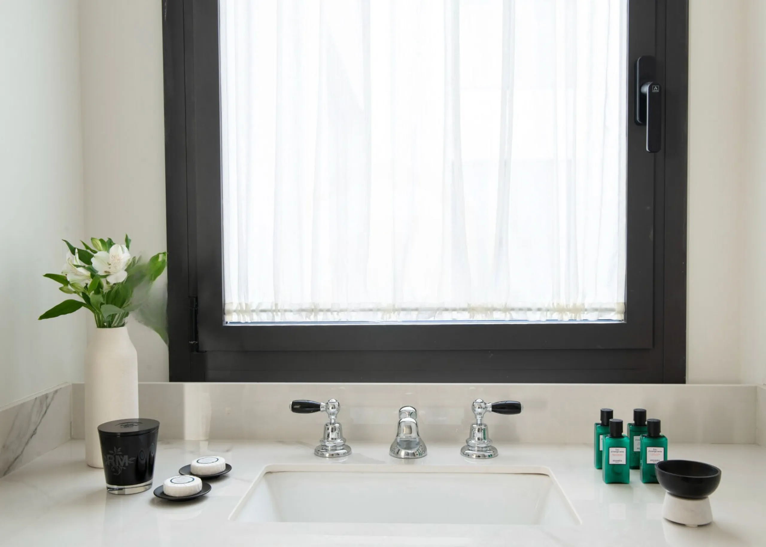 Luxury Penthouse with Terrace and Concierge Services on Passeig de Gracia, Barcelona