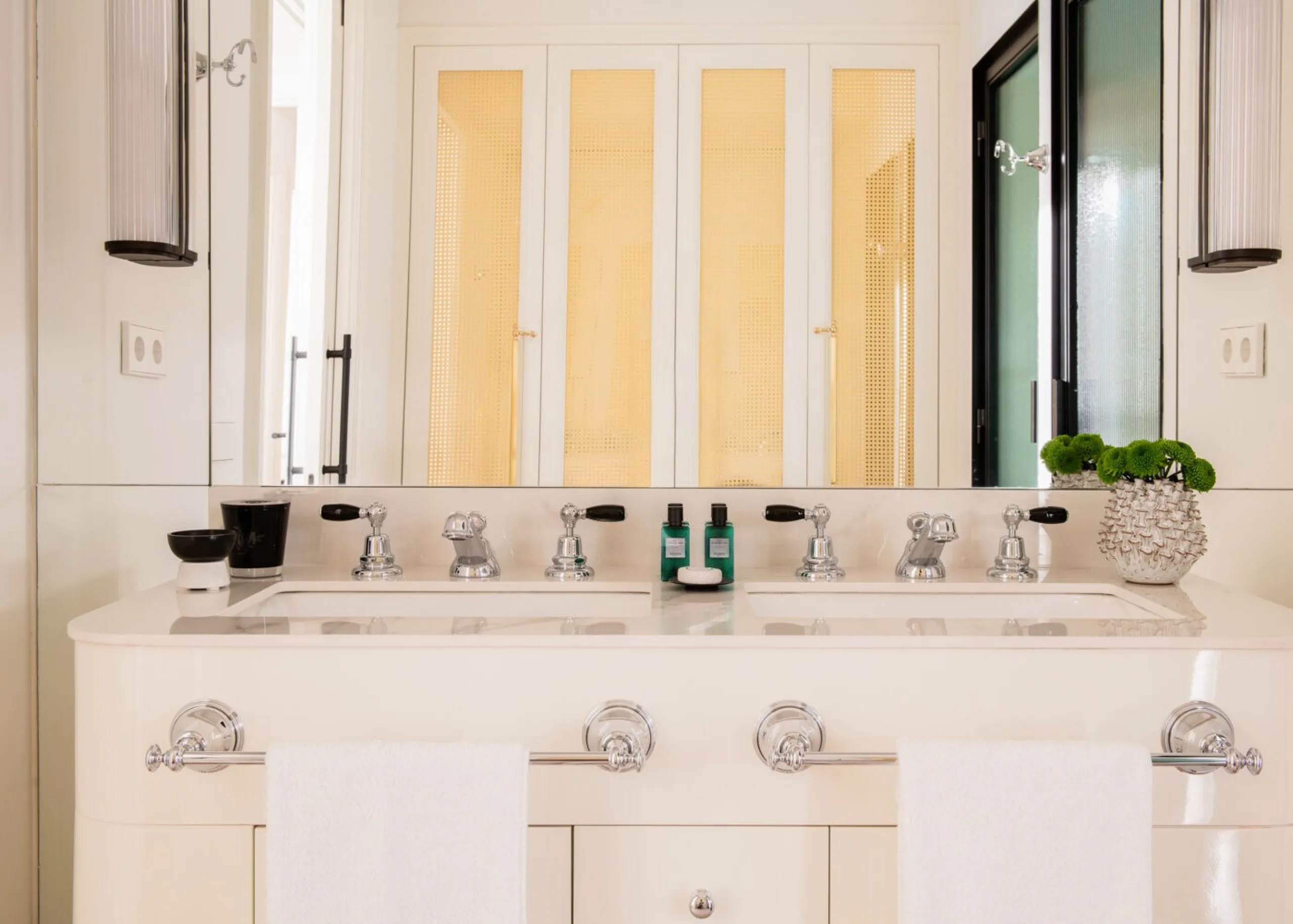 Luxury Penthouse with Terrace and Concierge Services on Passeig de Gracia, Barcelona
