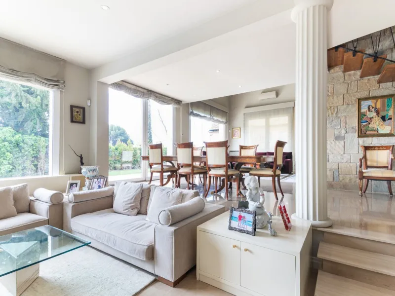 Stylish House with Garden and Private Pool in Pedralbes, Barcelona