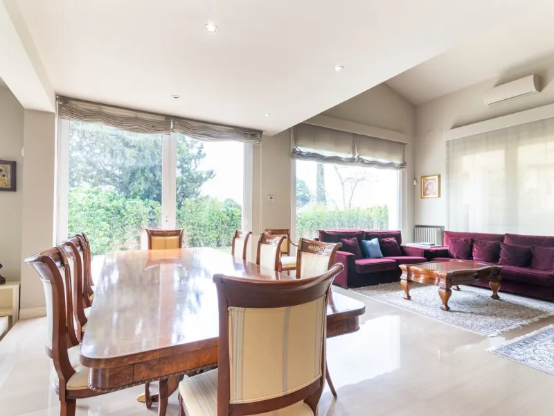 Stylish House with Garden and Private Pool in Pedralbes, Barcelona