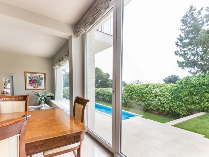 Stylish House with Garden and Private Pool in Pedralbes, Barcelona