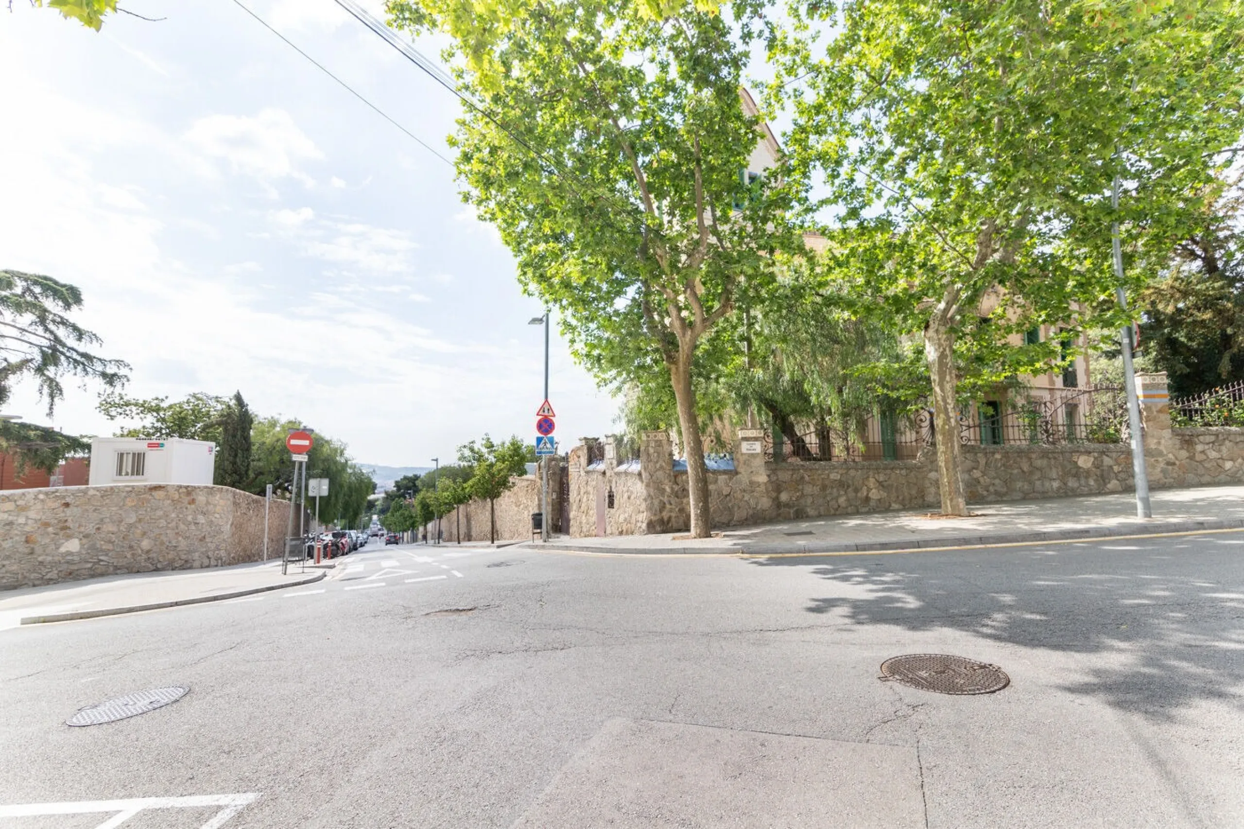 Stylish House with Garden and Private Pool in Pedralbes, Barcelona