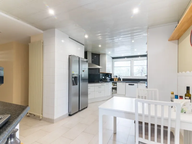 Stylish House with Garden and Private Pool in Pedralbes, Barcelona
