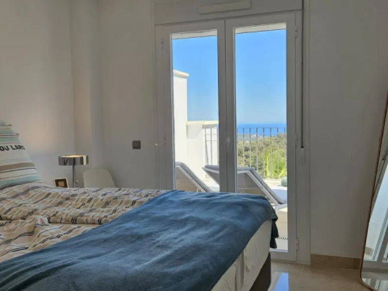 Apartment - Penthouse в продаже в Marbella, Málaga. В доме 3 спален и 2 ванных комнат. Площадь дома 114 м²