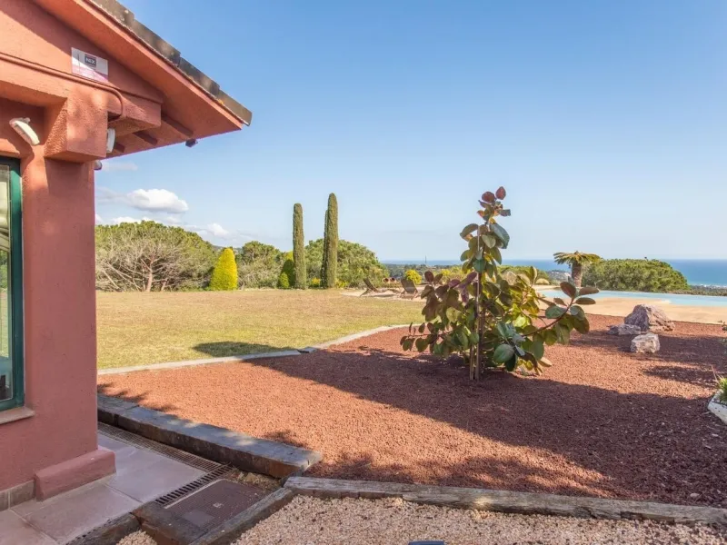 Encantadora casa con vistas al mar en Sant Andreu de Llavaneres, Costa del Maresme, Barcelona