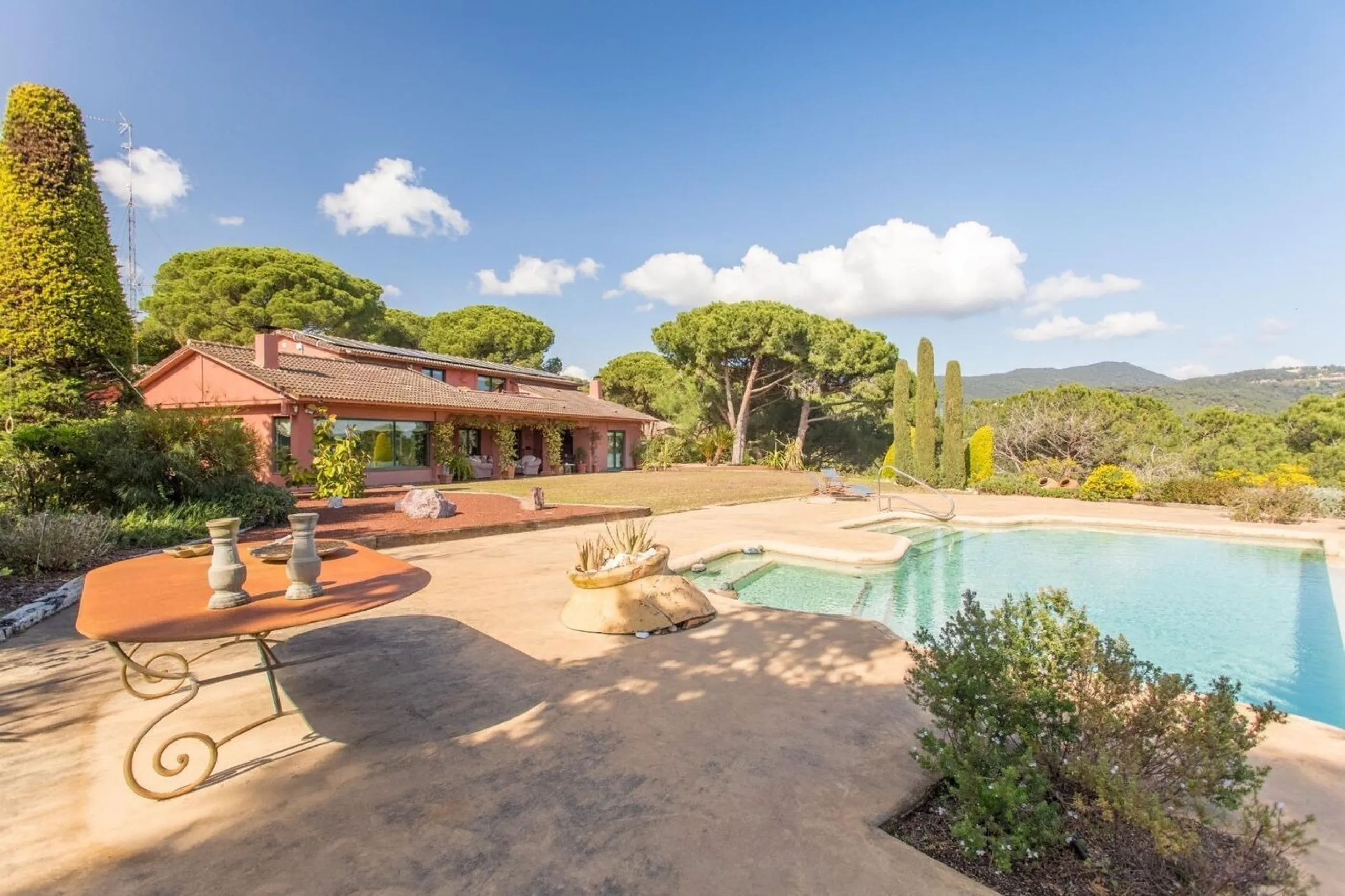 Encantadora casa con vistas al mar en Sant Andreu de Llavaneres, Costa del Maresme, Barcelona