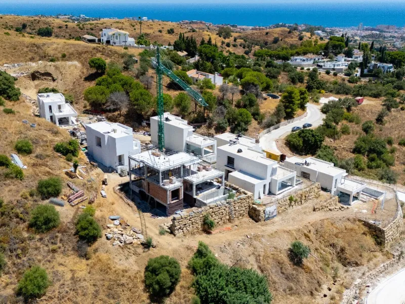 Contemporary Villa with Sea and Mountain Views in an Exclusive Private Development in Mijas, Málaga