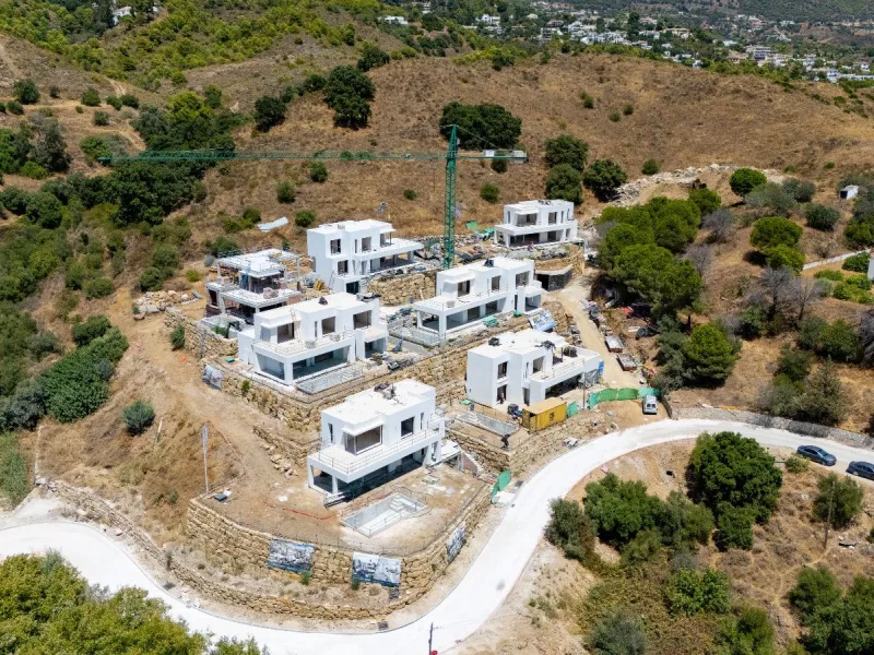 Contemporary Villa with Sea and Mountain Views in an Exclusive Private Development in Mijas, Málaga