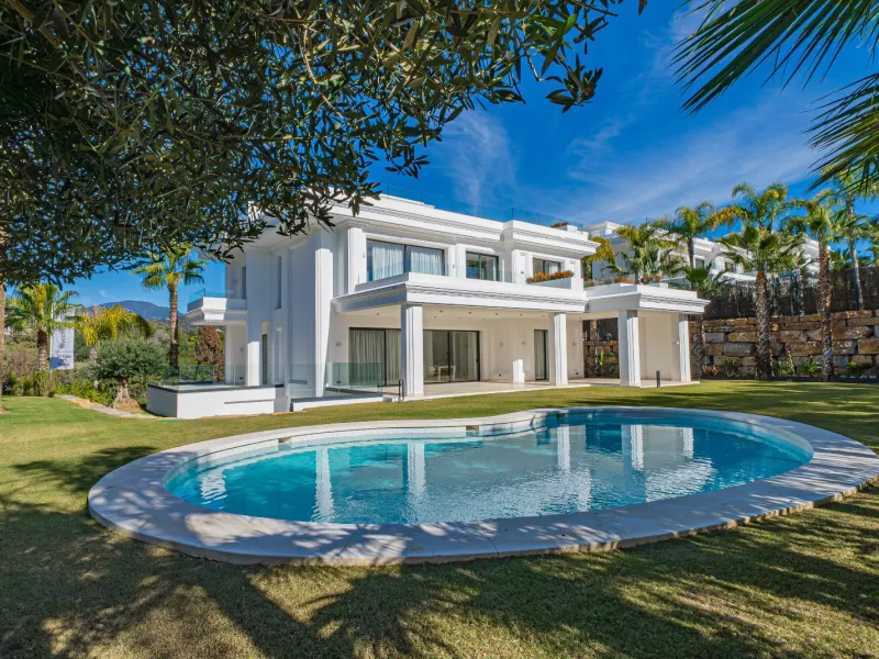 Outstanding Move-In Ready Luxury Villa on Marbella's Golden Mile