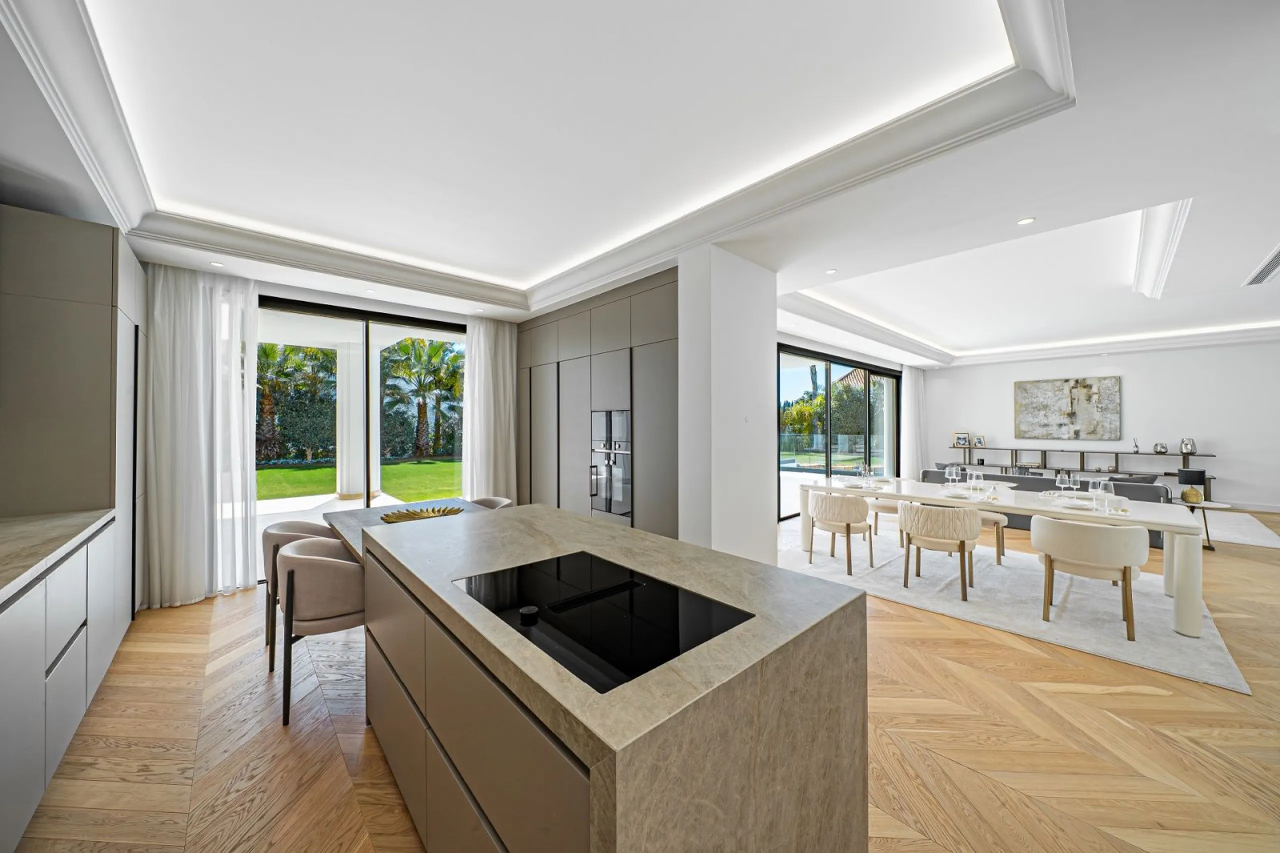 Outstanding Move-In Ready Luxury Villa on Marbella's Golden Mile