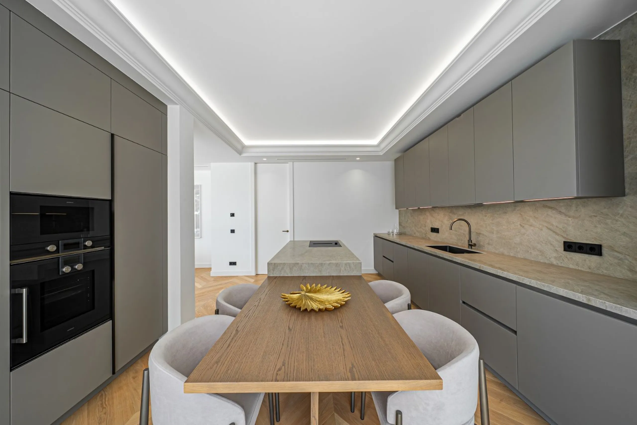 Outstanding Move-In Ready Luxury Villa on Marbella's Golden Mile