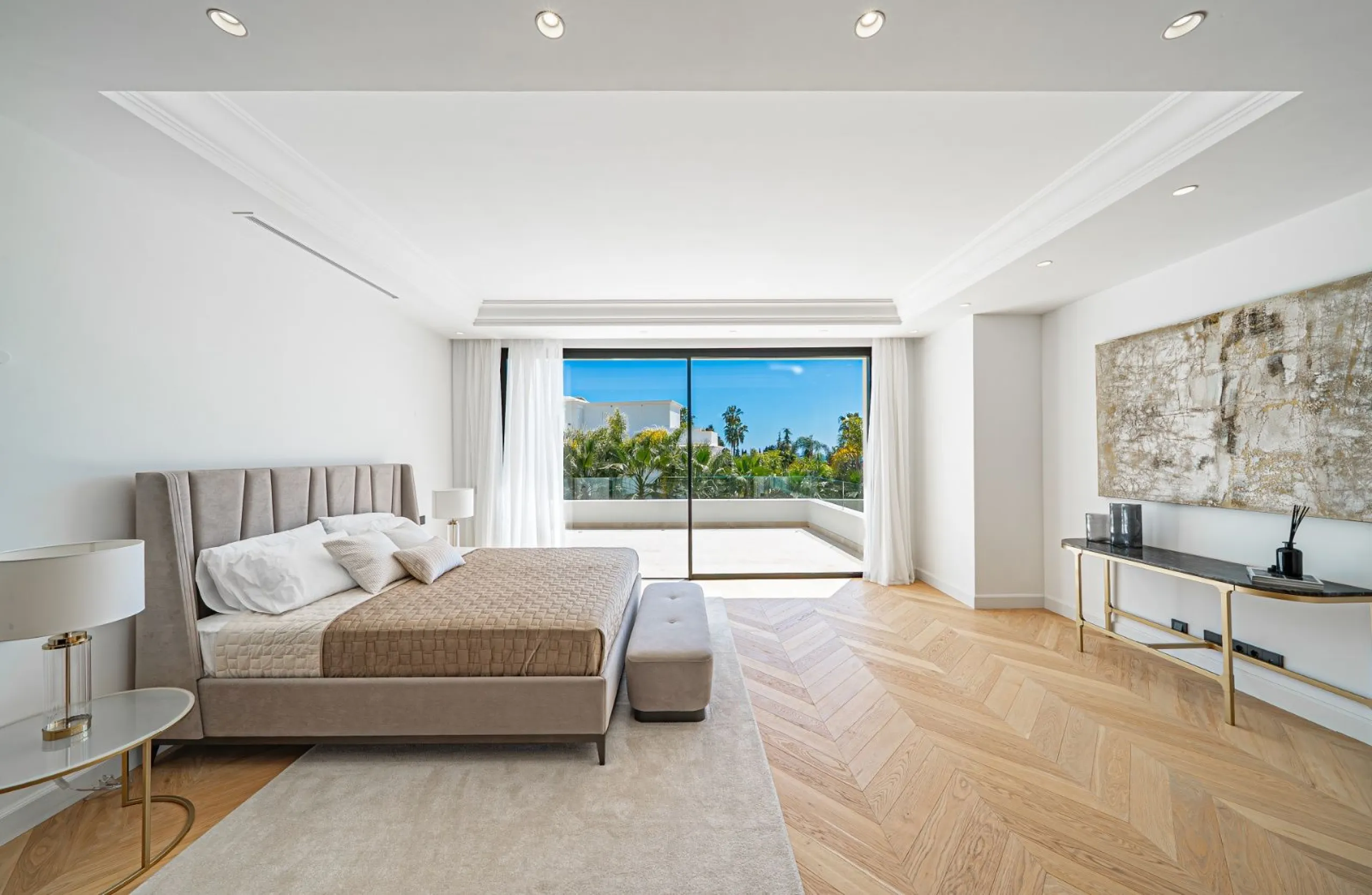 Outstanding Move-In Ready Luxury Villa on Marbella's Golden Mile