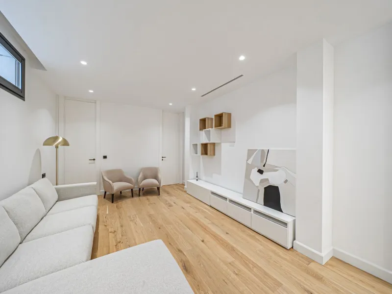 Outstanding Move-In Ready Luxury Villa on Marbella's Golden Mile