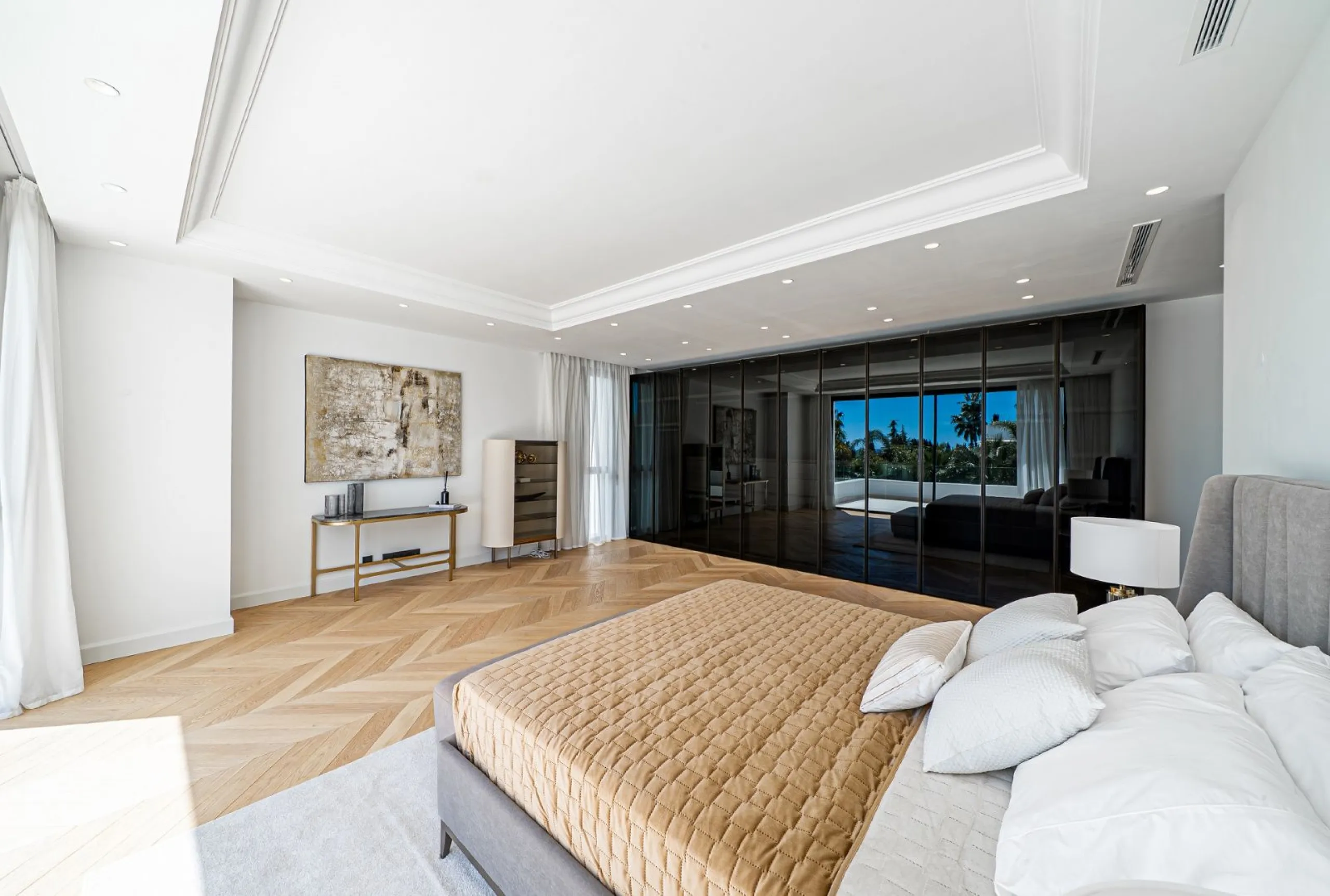 Outstanding Move-In Ready Luxury Villa on Marbella's Golden Mile