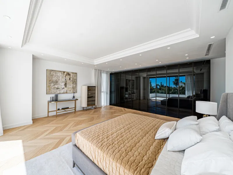 Outstanding Move-In Ready Luxury Villa on Marbella's Golden Mile