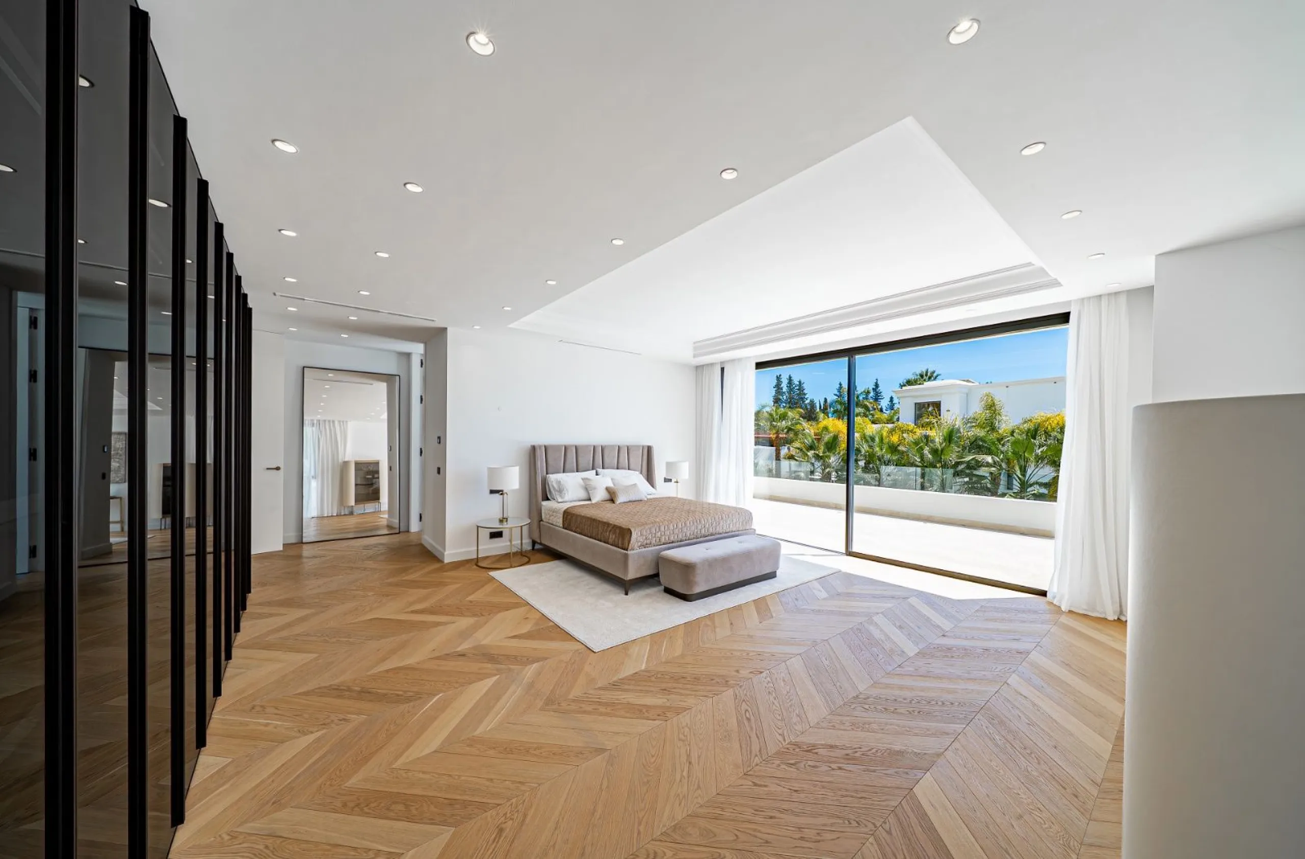 Outstanding Move-In Ready Luxury Villa on Marbella's Golden Mile