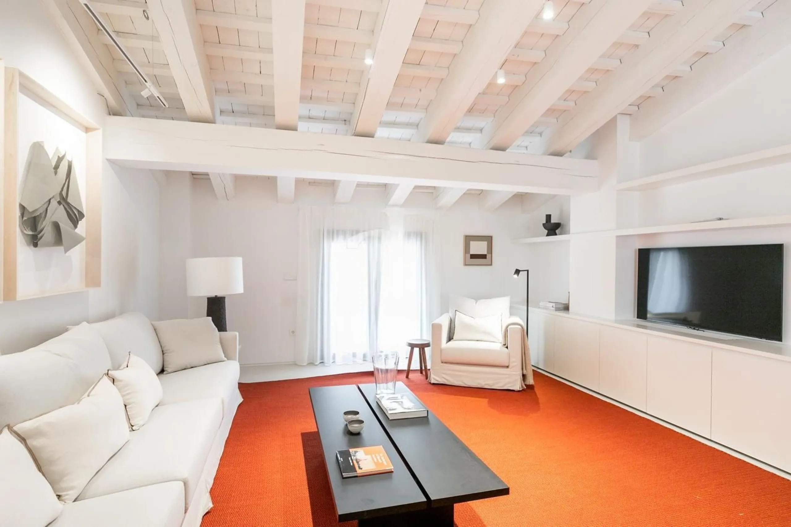 Luxury Apartment with High-End Furnishings and SPA in the Gothic Quarter, Barcelona