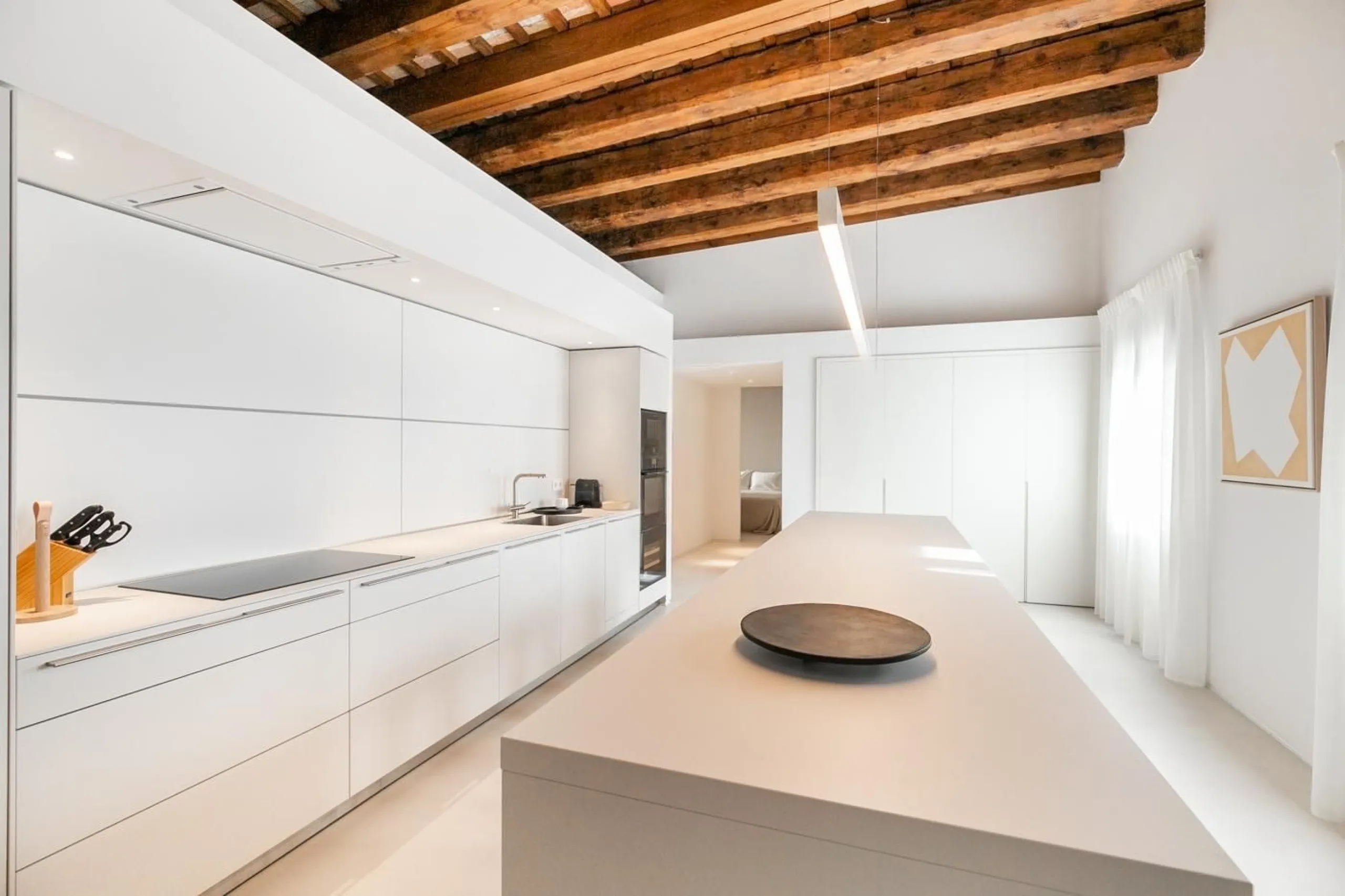 Luxury Apartment with High-End Furnishings and SPA in the Gothic Quarter, Barcelona