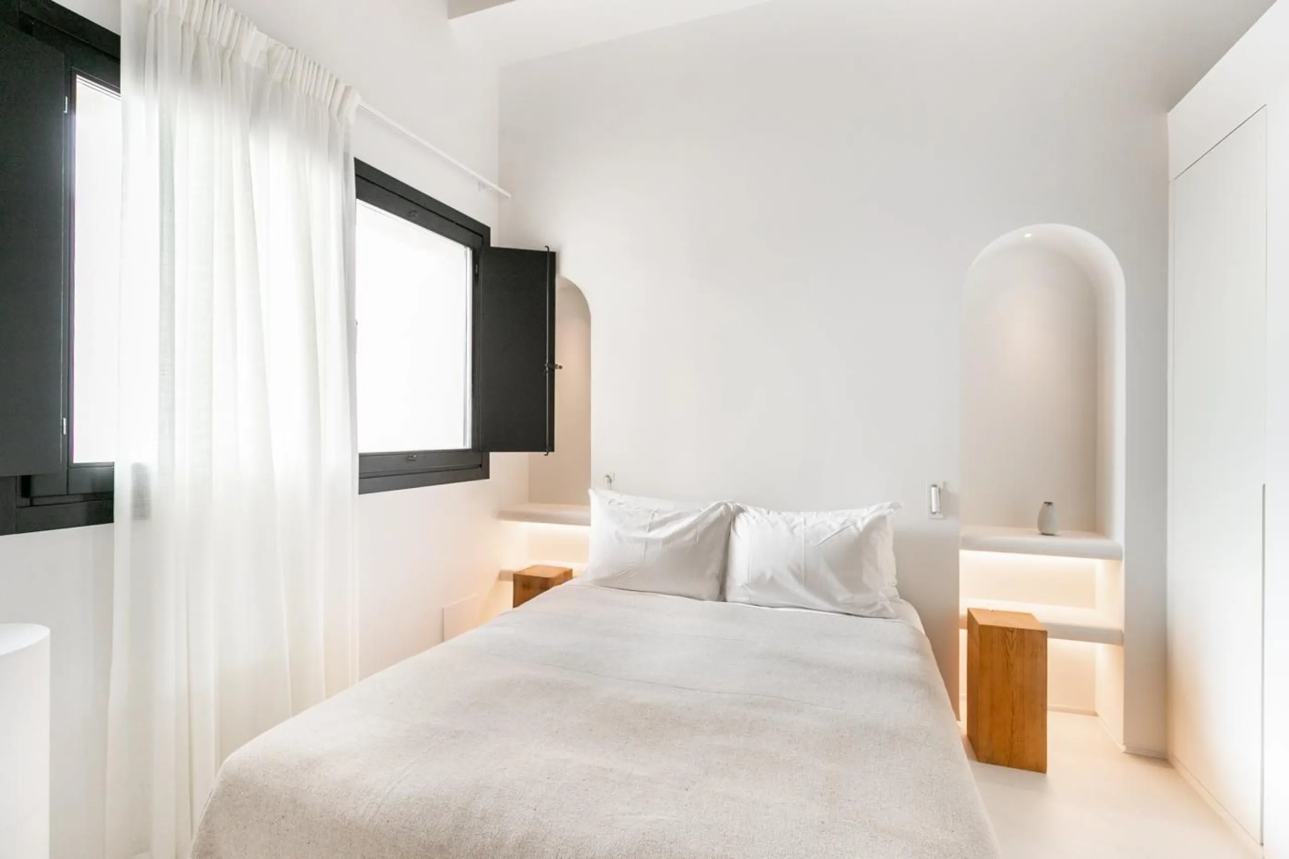 Luxury Apartment with High-End Furnishings and SPA in the Gothic Quarter, Barcelona