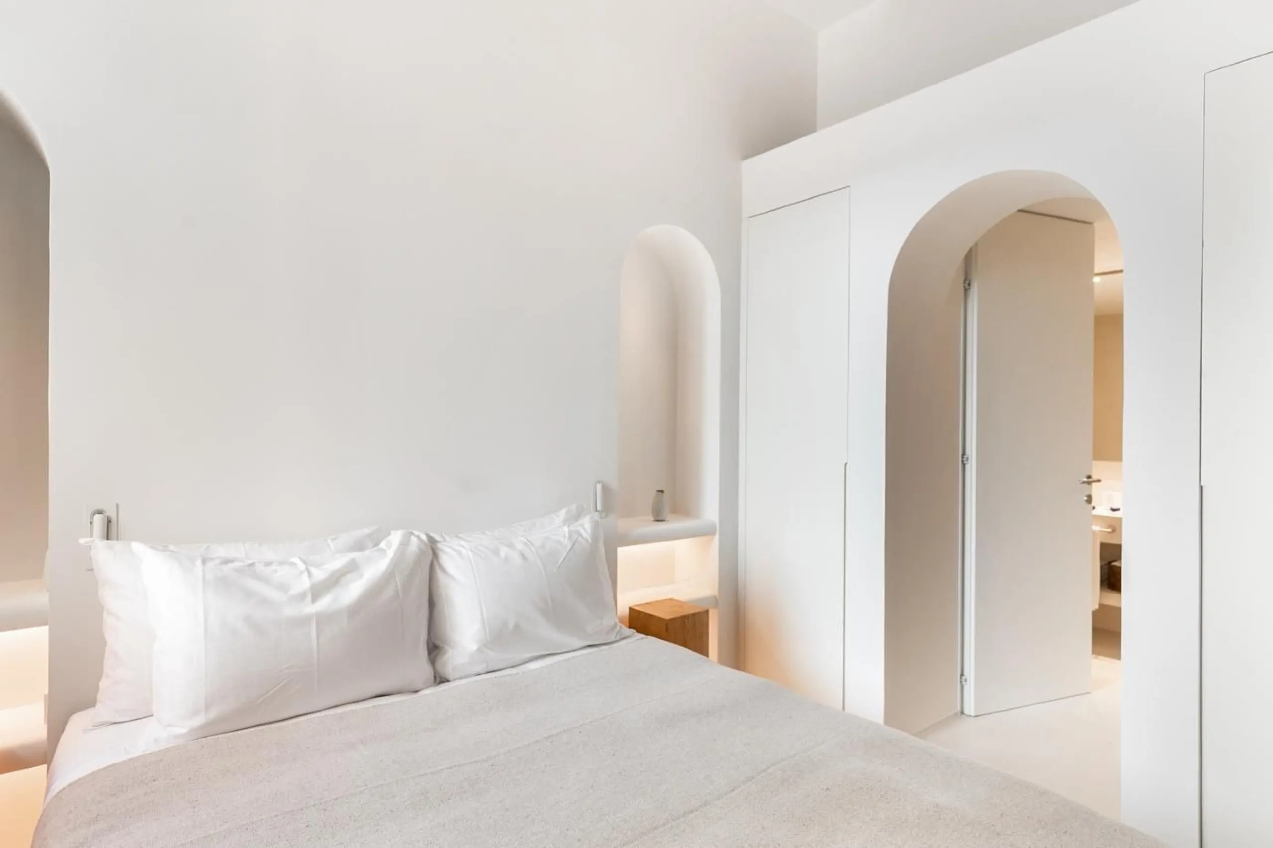 Luxury Apartment with High-End Furnishings and SPA in the Gothic Quarter, Barcelona