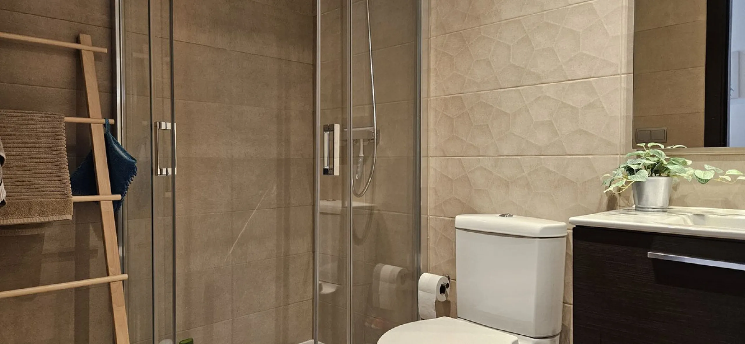 Apartment - Penthouse в продаже в Marbella, Málaga. В доме 3 спален и 2 ванных комнат. Площадь дома 114 м²